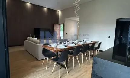 Casa de Condomínio de Alto Padrão à Venda em Jundiaí-SP, Jardim Celeste - 3 Quartos, Suíte, 2 Salas, 208,86 m² - Imperdível!