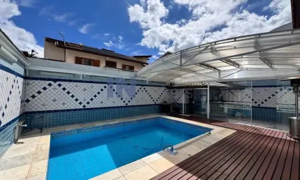 Casa de Condomínio de Luxo em Jundiaí: 3 Quartos, 2 Suítes, 3 Salas, 3 Banheiros, 4 Vagas, 243m² - Jardim Santa Teresa.