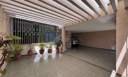 Imperdível! Casa à venda em Jundiaí-SP, Anhangabaú: 3 quartos, 1 suíte, 2 salas, 3 banheiros, 4 vagas, 230m². Confira!
