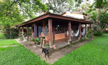 Chácara de luxo à venda em Jundiaí-SP, Jardim Liberdade: 3 quartos, 1 suíte, 2 salas, 3 banheiros, 2 vagas. Área 461m².