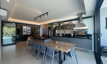 Casa térrea à venda no condomínio terras da alvorada, em jundiaí sp com 3 suítes, piscina, área gourmet, banheira, escritório, 7 vagas