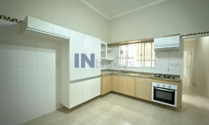 Casa a venda na Vila Progresso, com 85m² de área construída, 1 dormitório, reformado, 1 vaga, quintal e área gourmet em Jundiaí SP