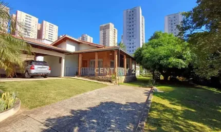Casa com 3 dormitórios para alugar, 270 m² por R$ 6.196/mês - Jardim São Carlos - Sorocaba/SP