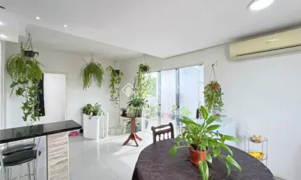 Espaço, Conforto e Vista: Linda Cobertura Reformada com Terraço Gourmet!