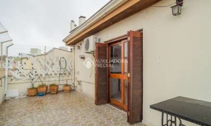 Cobertura na Azenha, 150m², 3 quartos, 1 suíte, 2 banheiros