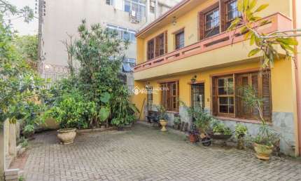 Casa Sobrado com 3 quartos e 5 vagas no Bairro Bom Fim