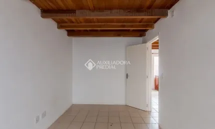 Casa em Condomínio, no bairro Jardim Leopoldina, 3 quartos e 2 vagas de garagem