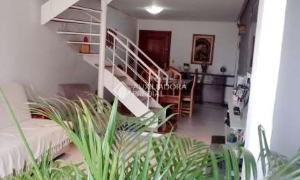 Cobertura duplex com 202 m² de área privativa, 4 quartos, 1 suíte e 3 vagas.