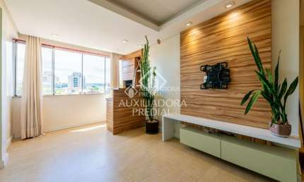 Apartamento Mobiliado e Decorado na Cidade Baixa – 2 Dormitórios, Suíte e 2 Vagas!