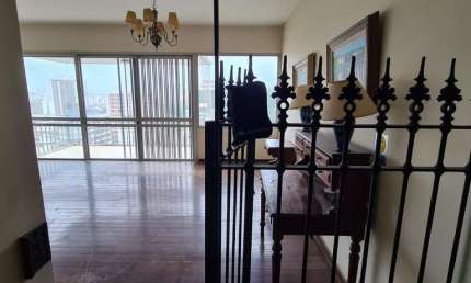 Apartamento ,com 192m², Rua Itacuruçá,  4 quartos, 1 suíte, um por andar e a 70 metros da Estação d