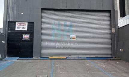 Salão Comercial para Locação em Arujá, Centro, 4 banheiros, 8 vagas