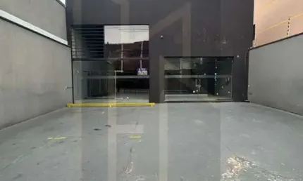 Salão Comercial para Locação em Itaquaquecetuba, Vila Virgínia, 2 banheiros, 8 vagas