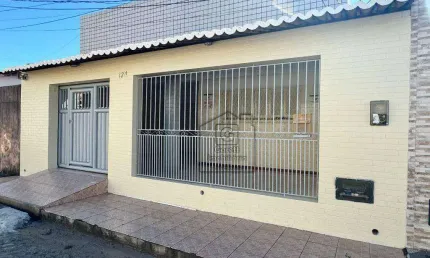 Casa à Venda no Barro Vermelho – Bem Localizada, Documentada e Pronta para Morar - 3 Quartos - 132 m² - Natal/RN - CA0552