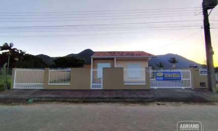 Casa com 2 dormitórios para alugar, 50 m² por R$ 2.659,32/mês - Praia de Fora - Palhoça/SC