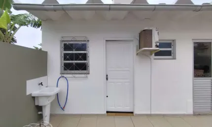 Kitnet com 1 dormitório para alugar, 13 m² por r$ 1.400,00/mês - capoeiras - florianópolis/sc