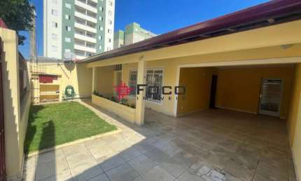 Casa para Locação / Bosque dos Eucaliptos / 3 Dormitórios / 1 suíte / 2 vagas / 250m² / São José dos Campos
