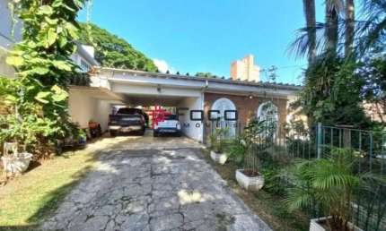 Casa Térrea / Jd. Esplanada / 05 Dormitórios / 380m² / São José dos Campos