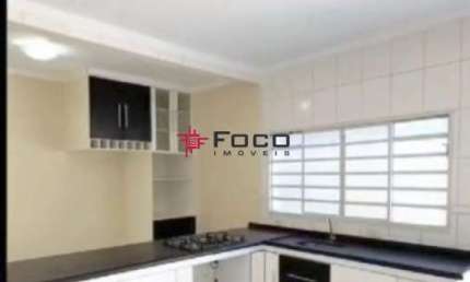 Casa sobrado/ Bosque dos Ipês/ 04 Dormitórios sendo 01 suíte/São José dos Campos