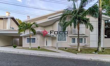 Casa com 5 dormitórios para Venda no Altos da Serra 2