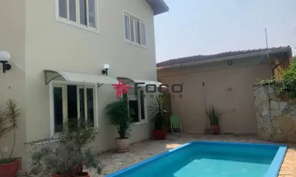 Casa com 6 quartos e Edícula, 450m2, no Jardim Esplanada