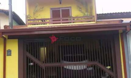 Sobrado com 4 Quartos, 3 Banheiros e Edícula - Bosque dos Eucaliptos