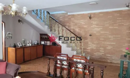 Sobrado com 4 Quartos e 4 banheiros à Venda, 249 m²