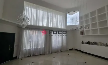 Sobrado Condomínio Jardim das Colinas -  5 suítes - 360m²