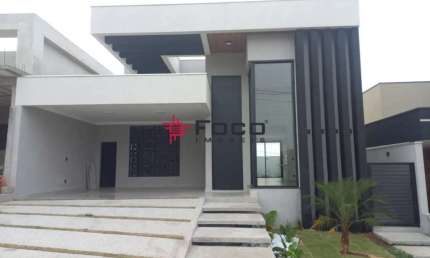 Casa / Residencial Santa Mônica / 03 Dormitórios /  01 suíte / 168m²AC / 360m²TE - Caçapava -SP.