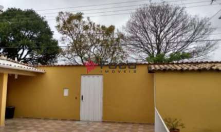 Excelente sobrado / Engenheiro Neiva  / 02 dormitórios / 02 piscinas / Área gourmet /  250m² de terreno / 215m² de construção / Guaratinguetá.