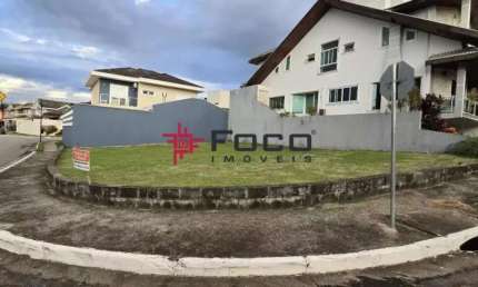 Terreno de Esquina de 329m² para Venda no Floradas do Paratehy