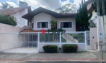 Casa à Venda com 4 Dormitórios, 198m² - R$1.500.000 - Jd. Esplanada