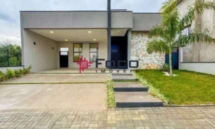Casa recén construida / Residencial Santa Mônica / 03 dormitórios sendo 02 suítes / Piscina / Área gourmet / 427 m² de terreno / 227 m² de área construída / Caçapava.