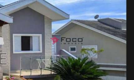 Excelente casa / 03 dormitórios sendo 1 suíte / Piscina / Área Gourmet / Residencial Mantiqueira / 360 m² de terreno / 177 m² de área construída / São José dos Campos.