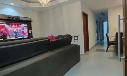 Casa  /  Santa Paula   / 03 Dormitórios / 01 Suíte / 140M²TE / 85M²AC / São José dos Campos