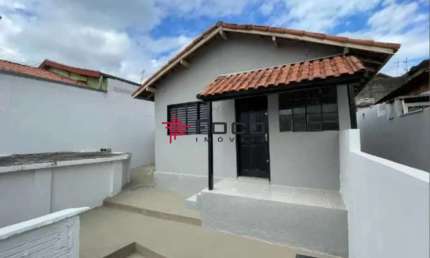 Casa com Edícula/ Jardim Satélite/ 03 Dormitórios/250m²/ São José dos Campos