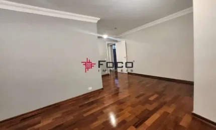 Ótimo apartamento com sacada à venda no Vila Adyana -Impecável