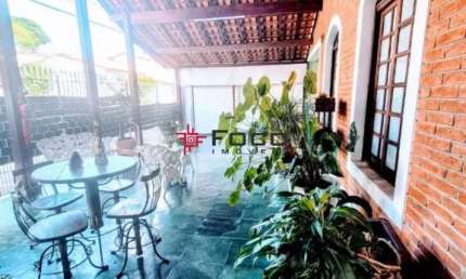 Casa com edícula - Bosque dos eucaliptos SJC- 250m² terreno e 199m² construção