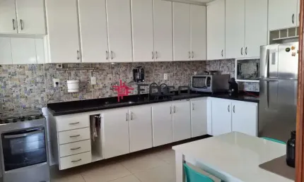 Apartamento/Jardim Ismênia/ 03 Dormitórios sendo 01 suíte/99m²/ São José dos Campos
