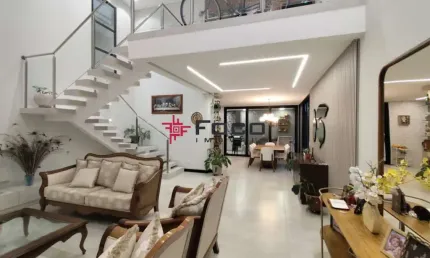 Sobrado - Condomínio Reserva Aruanã - Bairro Floresta - 04 Dormitórios - 292 m²