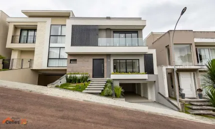 Casa à venda na Rua Padre Júlio Saavedra, 970, Uberaba, Curitiba