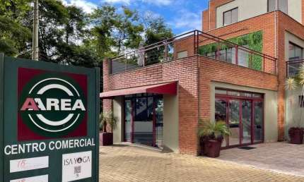 Loja &amp;quot;A&amp;quot; - Centro Comercial ÁAREA (176,88m²) - OPORTUNIDADE!