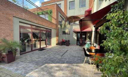 Centro Com. ÁAREA - Salas 1 e 2 unificadas - Térreo -  81,01 m² + 2 vagas