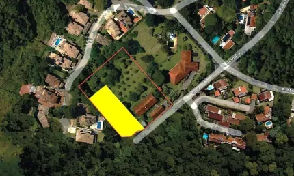 Cond. Chác. dos Lagos - Lote 1.041 m², limpo, vista ESPETACULAR!