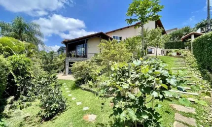 Cond Pq das Artes - 4d/2sts, casa de esquina, semi-térrea, gourmet, vista!