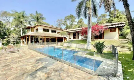 Fazendinha - 4sts, lareira, varanda gourmet, piscina e campinho!
