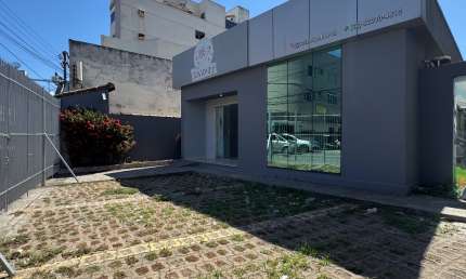 Casa comercial com 5 salas para alugar na Rua Teixeira de Gouvêa, 1403, Centro, Macaé