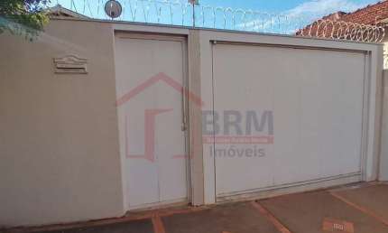 Casa com 4 quartos à venda no Centro, Barretos 