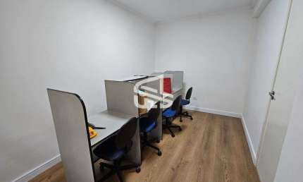 Excelente Sala Comercial para Locacao na Galvao Bueno - Localizacao Privilegiada Proxima ao Metro Sao Joaquim por R$ 2000