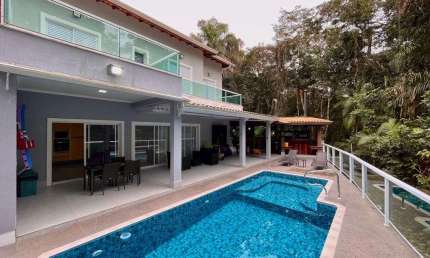 Casa Exclusiva com área de lazer completa - Residencial Guaratuba II