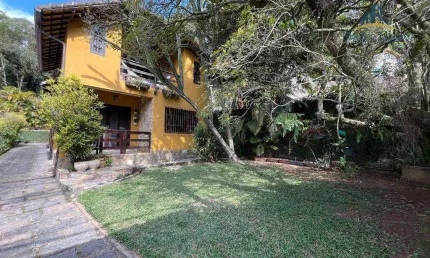 Casa com 5 quartos e 450 m², à venda por R$ 1.400.000,00 - Valparaíso - Petrópolis/RJ